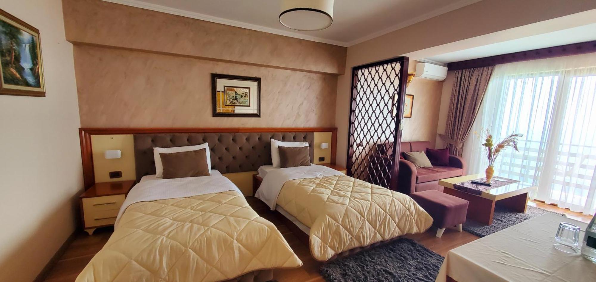 Hotel Panorama Dajt Bagian luar foto
