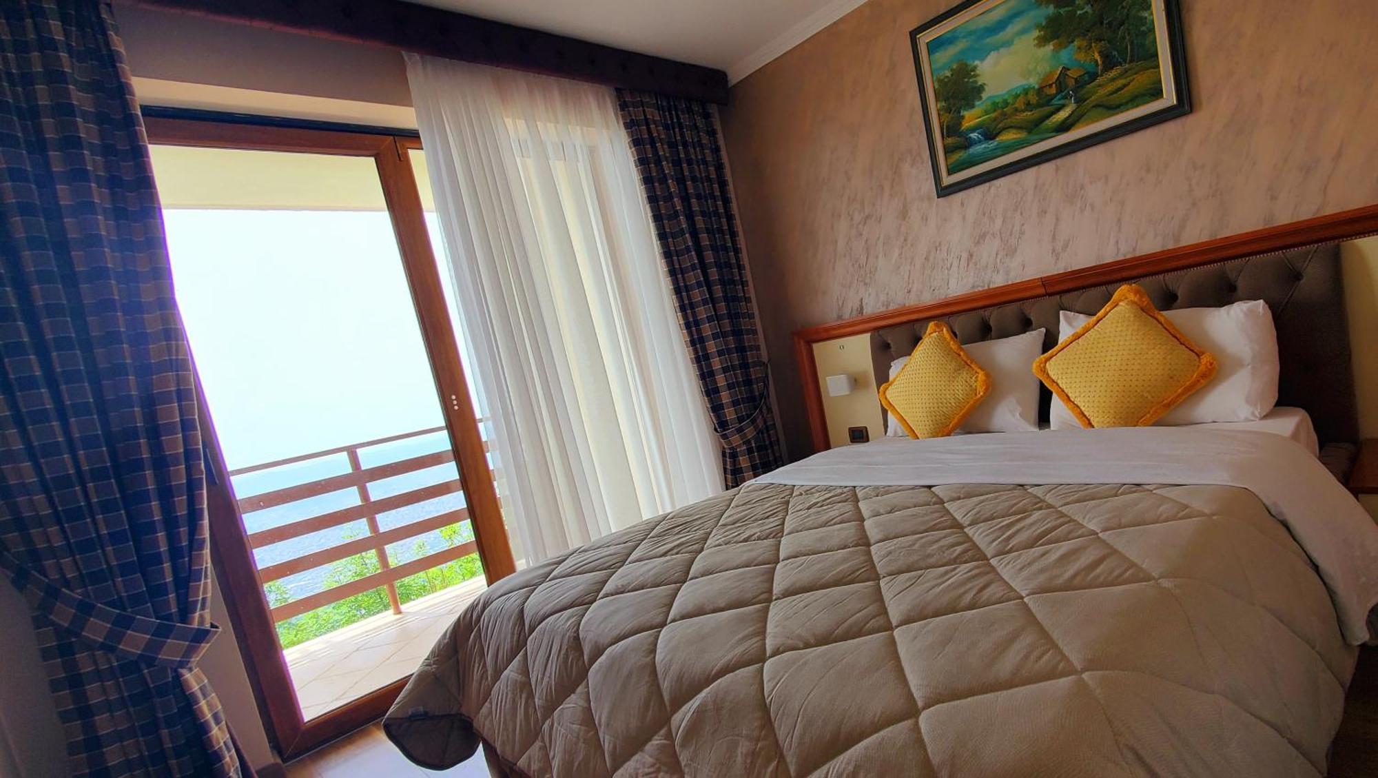 Hotel Panorama Dajt Bagian luar foto